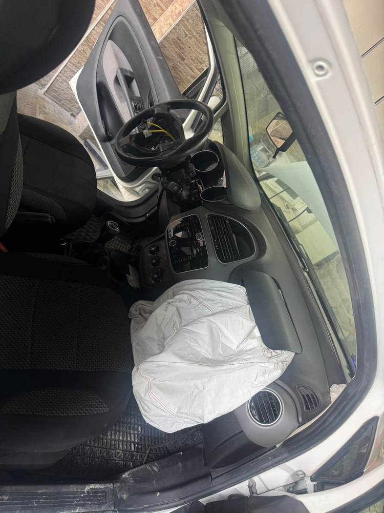 Airbag tamiri öncesi araç iç mekanı